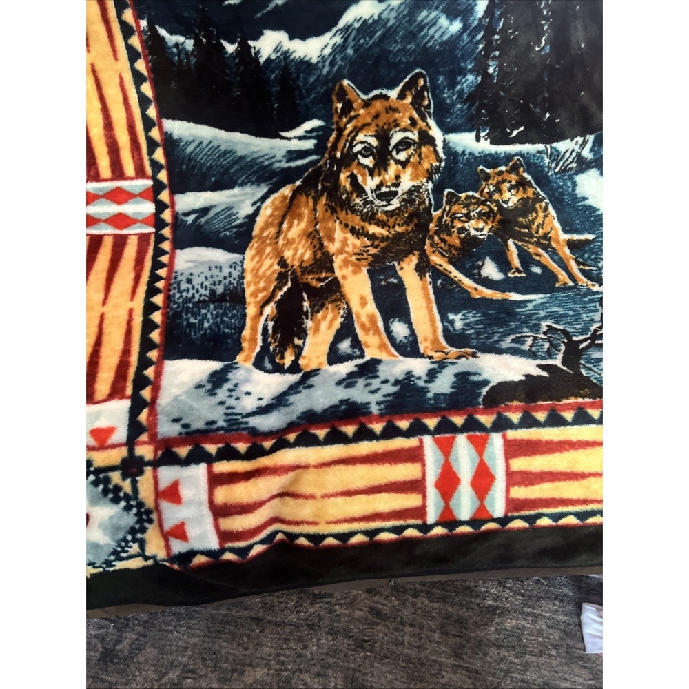 Vintage Novatex 60"‎ x 50" Wolf Acrylic Blend Fleece Blanket - Picture 5 of 6